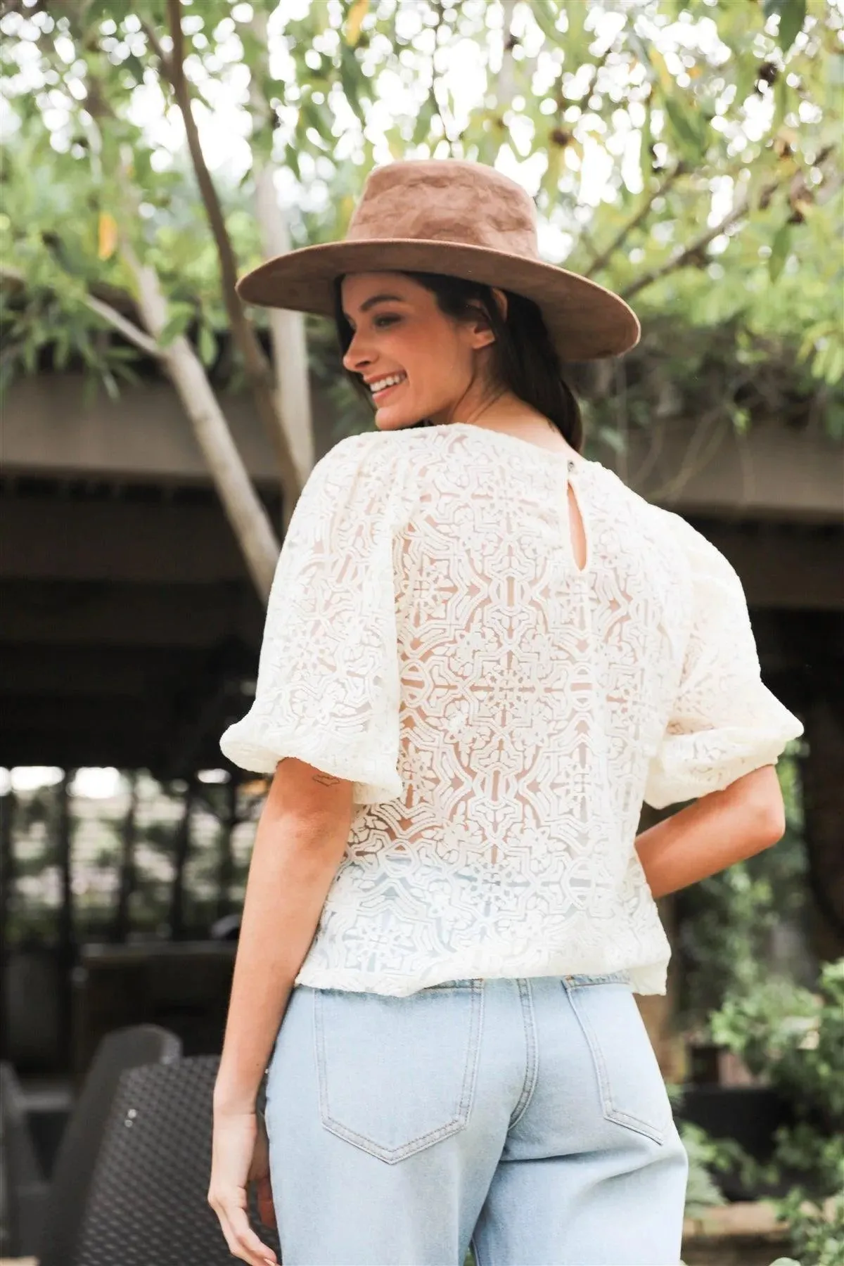 Cream Textured Mesh Ornament Print Short Balloon Sleeve Top /2-2