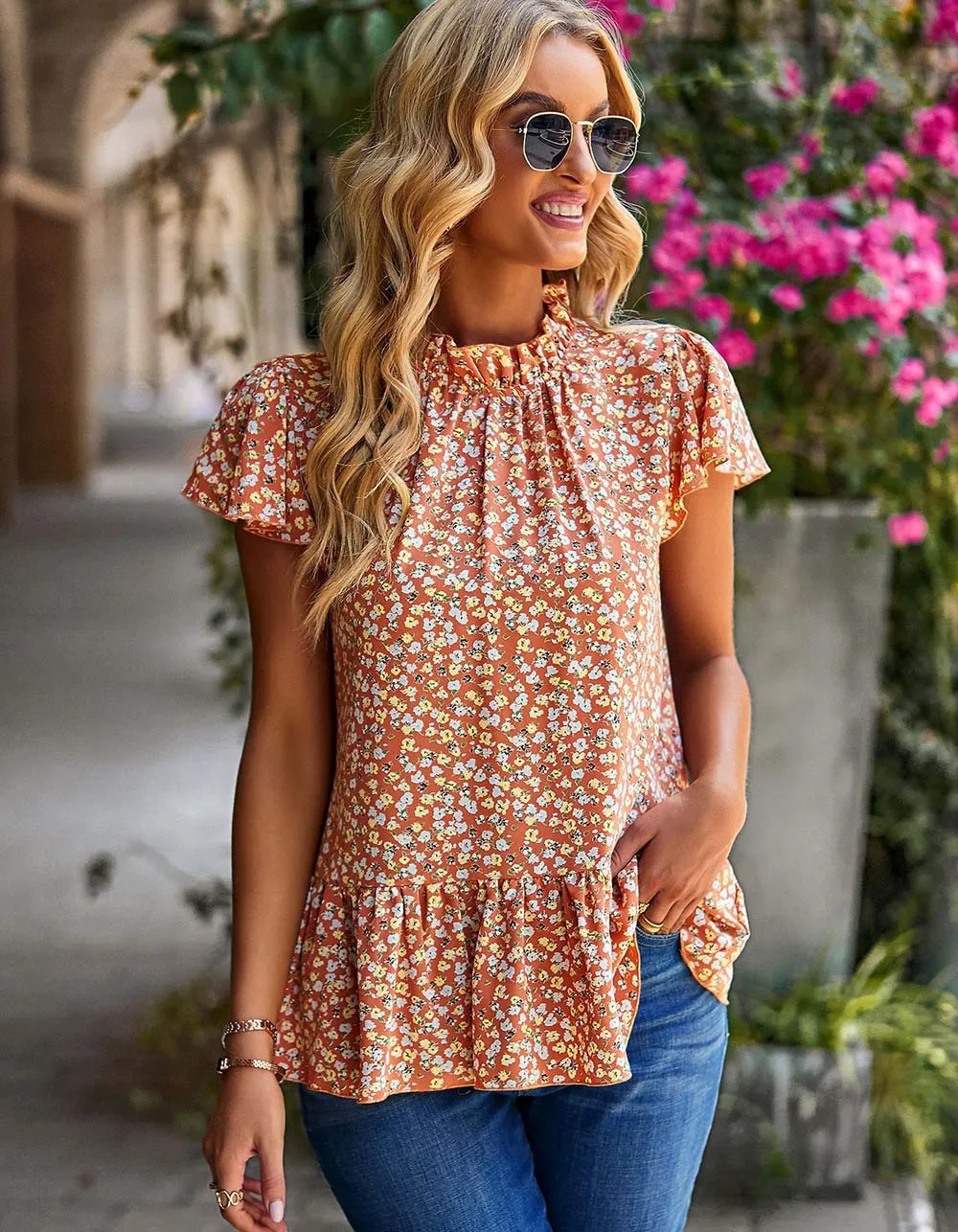 Disty Floral Round Neck Short Sleeve Slim Shirt