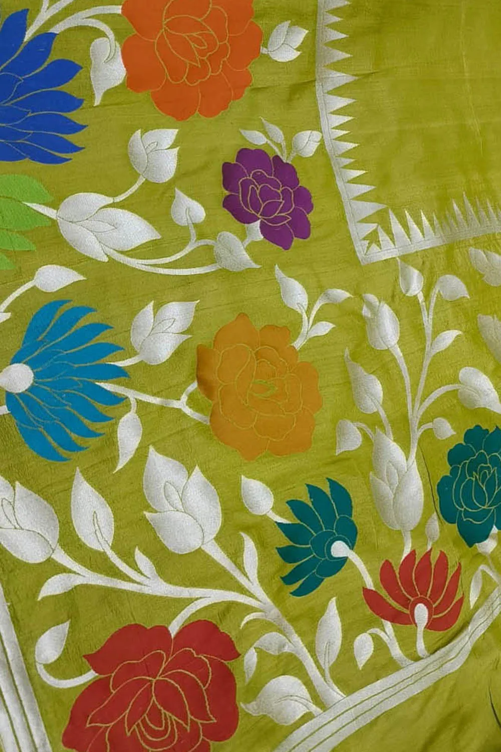 Exquisite Green Banarasi Tussar Georgette Saree