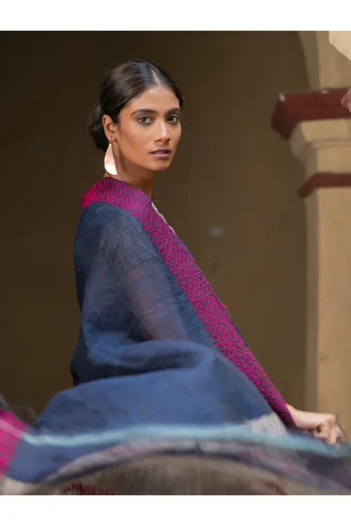 Handwoven Elegance. Exclusive Linen Kantha Patli Saree - Ocean Tones
