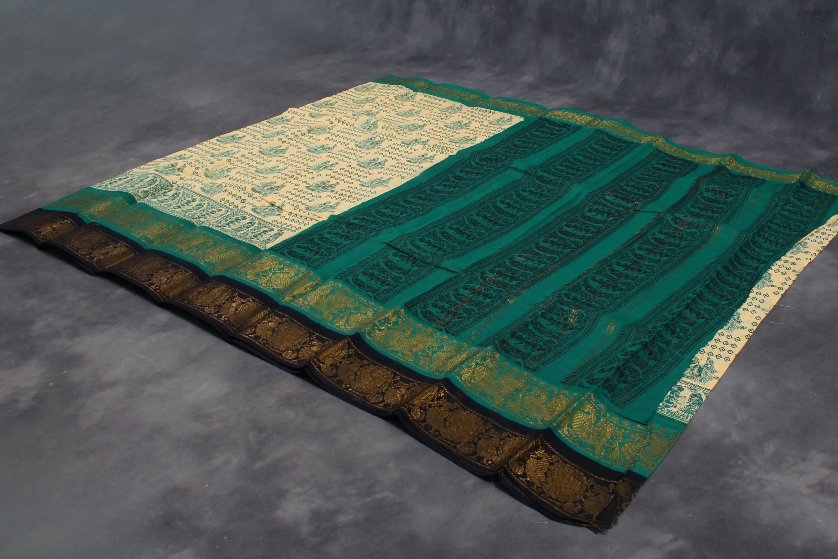 Madurai Pure Sungudi Cotton Saree with Elegant Double Borders