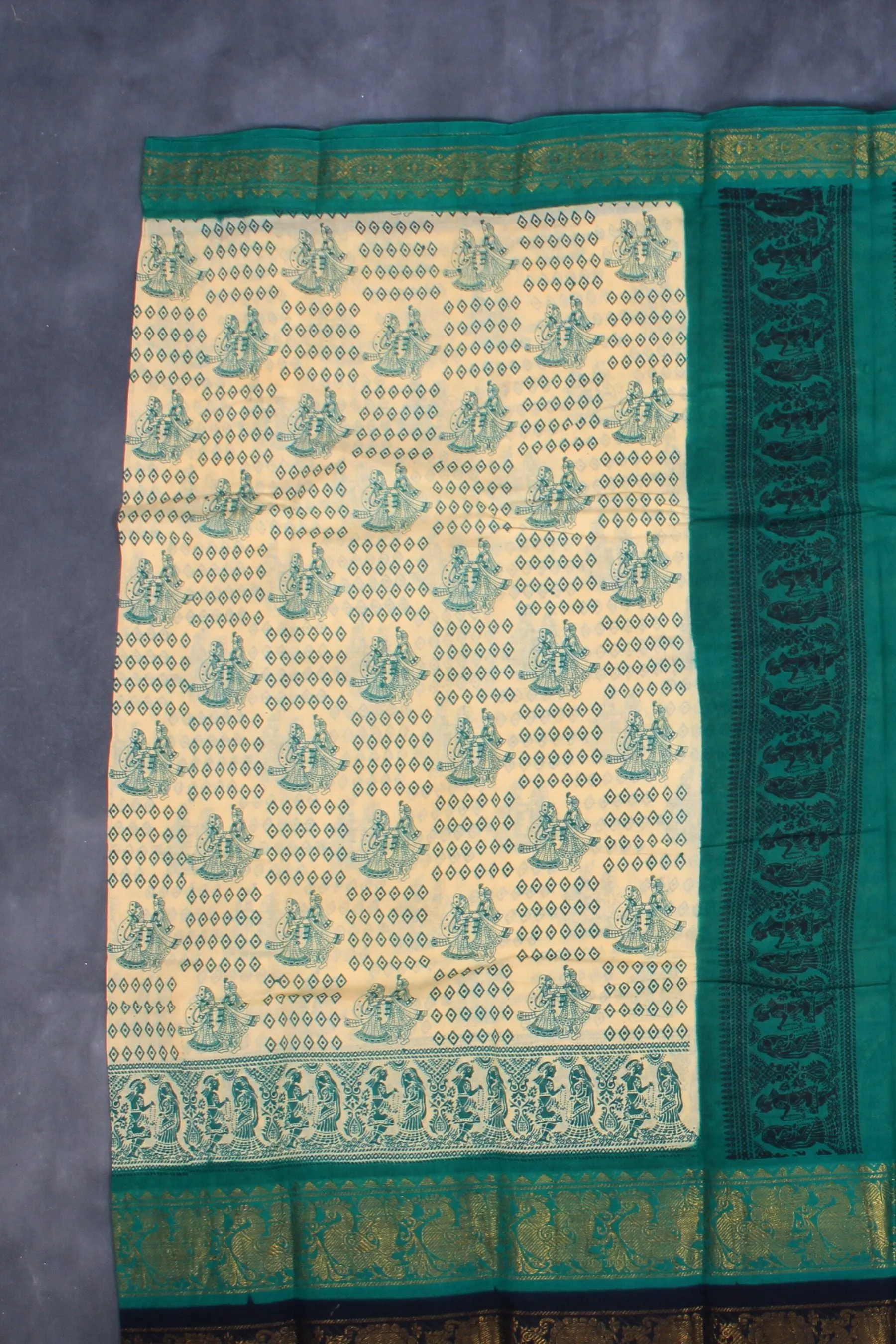 Madurai Pure Sungudi Cotton Saree with Elegant Double Borders