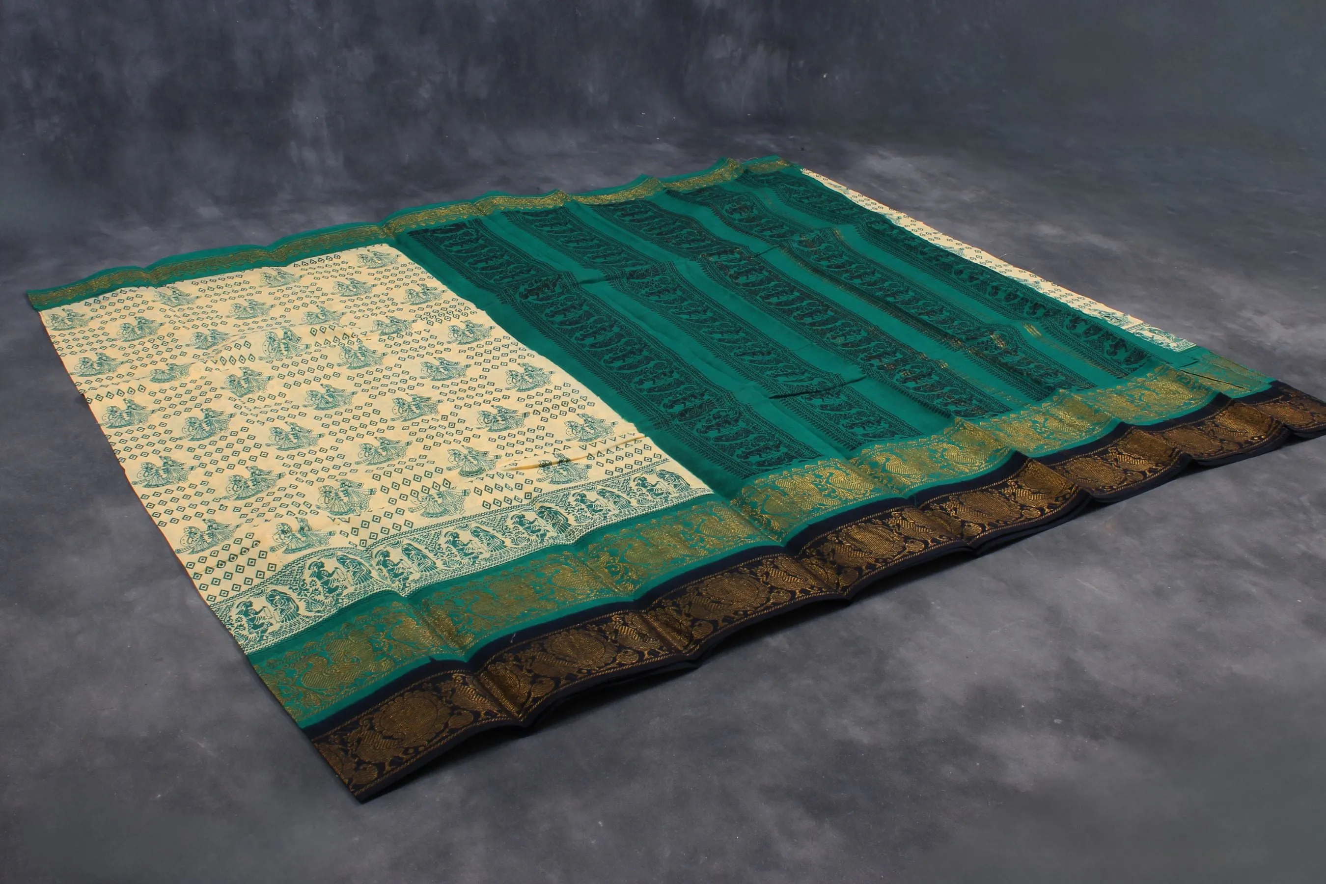 Madurai Pure Sungudi Cotton Saree with Elegant Double Borders