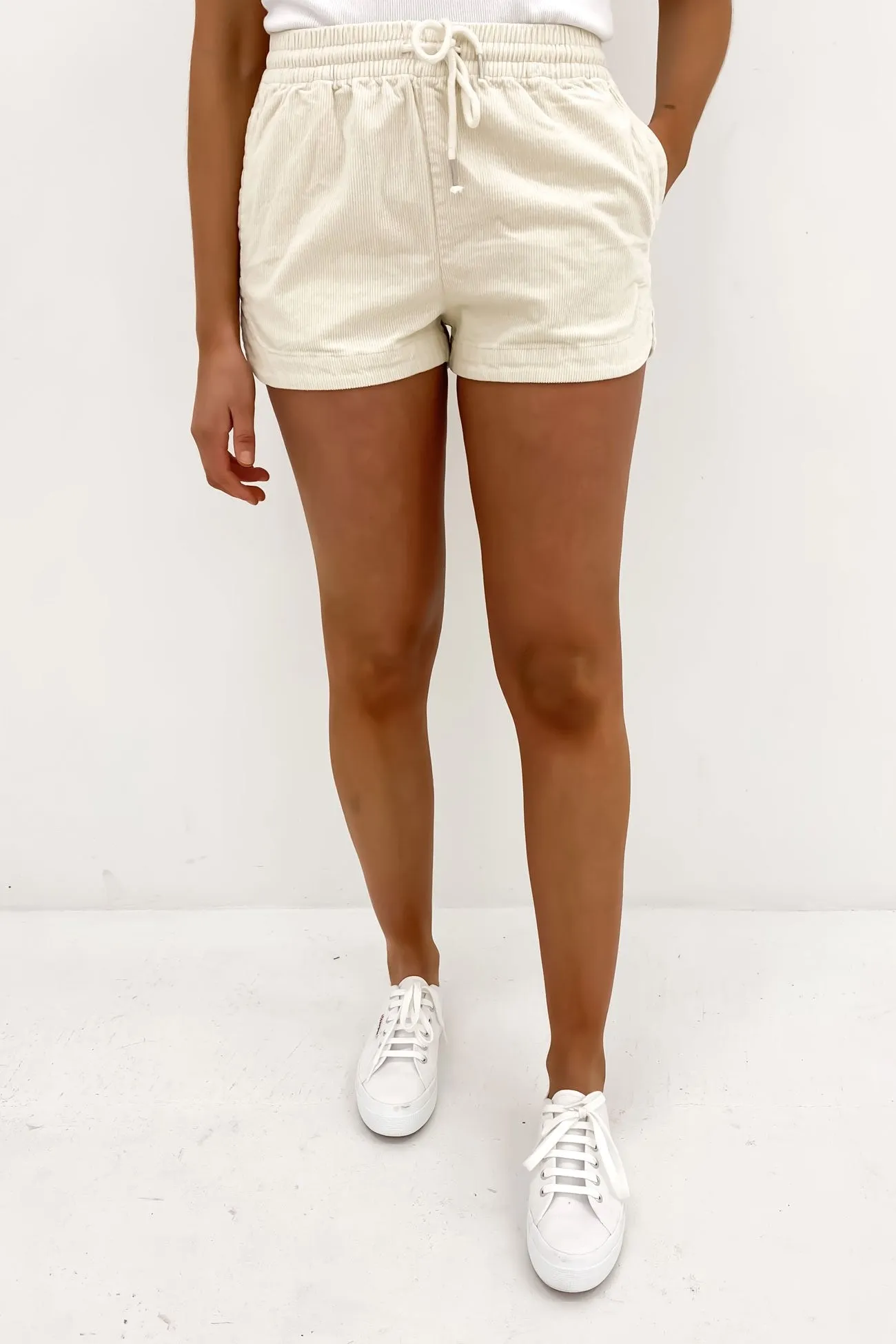 Mazzy Corduroy Short Sand